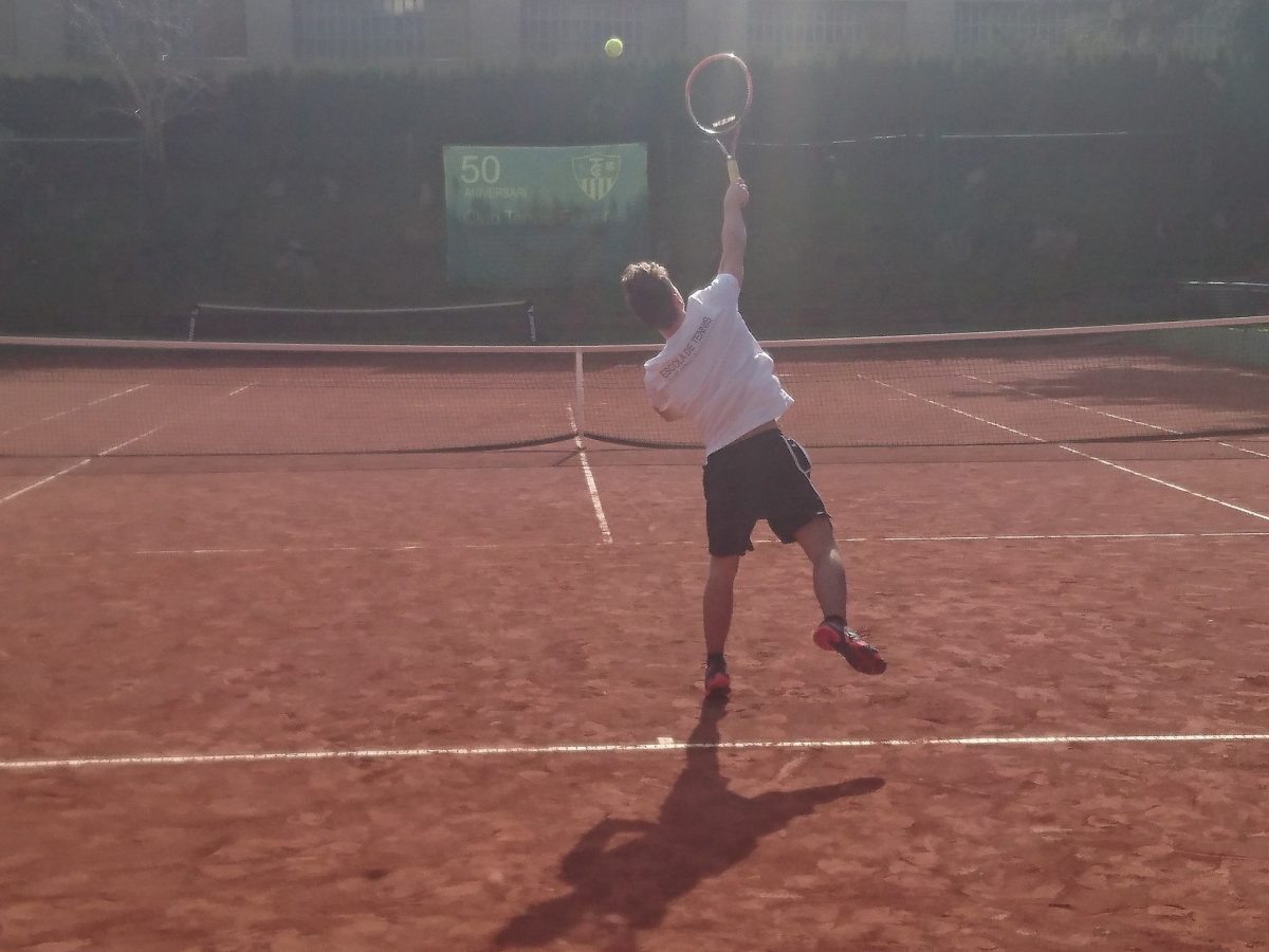 Técnica, táctica, fuerza y fair play … fin de semana intentos para los equipos de Tenis del Club
