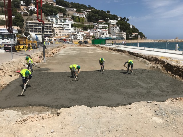 Edificio «Espai Medes» del muelle Central