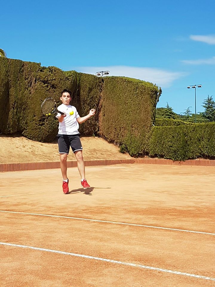 El Equipo de Tenis representa al Club en el XV campeonato juvenil