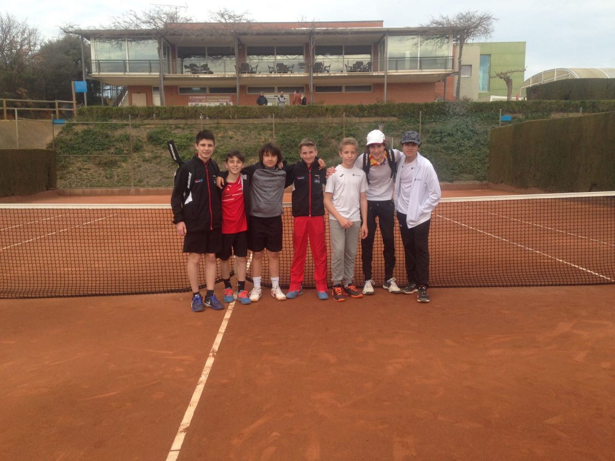 L’equip infantil de tennis aconsegueix puntuar per primera vegada