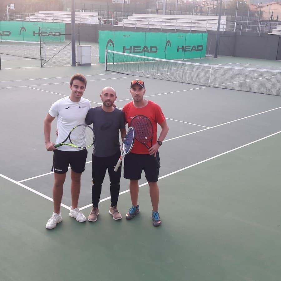 Debut en el Campeonato Absoluto de tenis por equipos