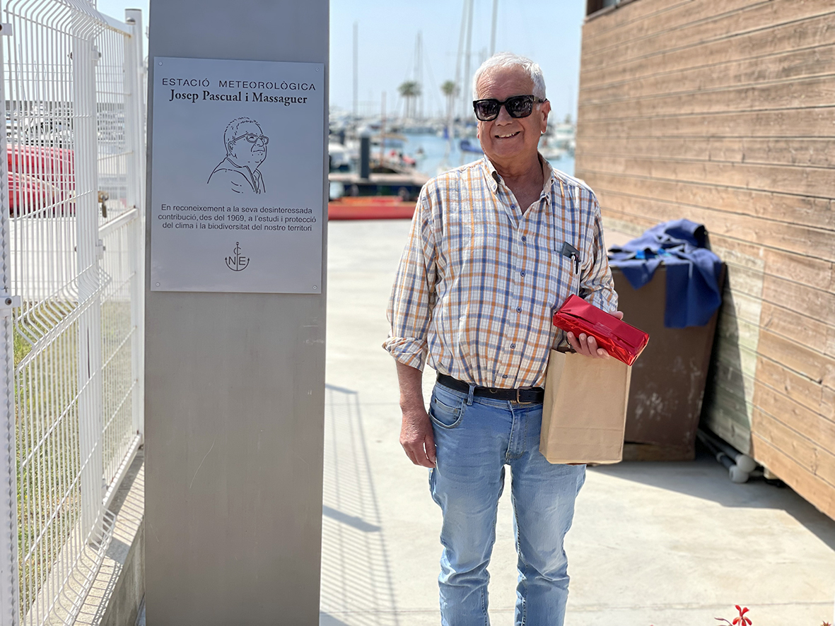 El Club ret homenatge a Josep Pascual donant el seu nom a l’estació meteorològica del port